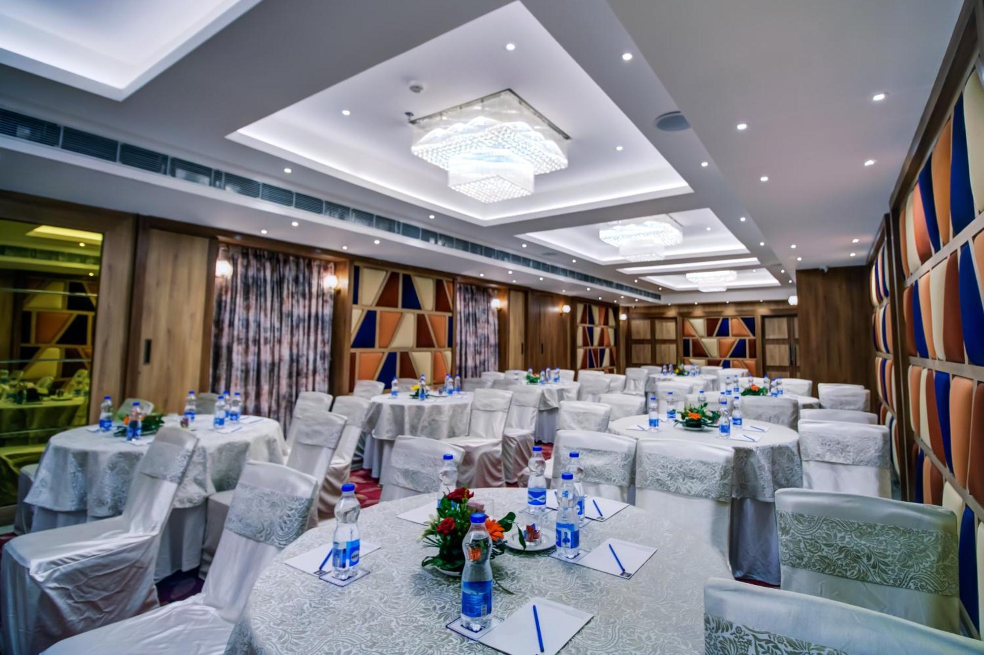 Cozzet Victoria Hotel Μπουμπάνεσβαρ Εξωτερικό φωτογραφία
