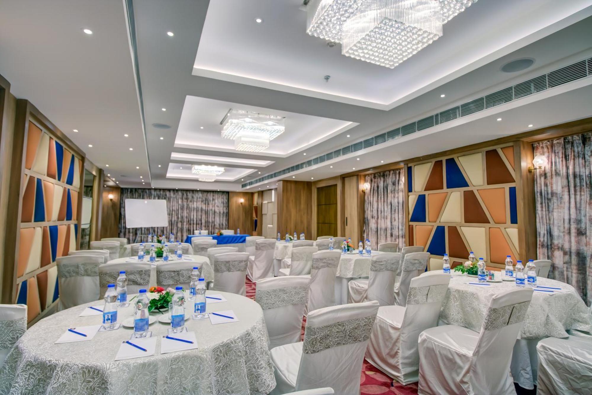 Cozzet Victoria Hotel Μπουμπάνεσβαρ Εξωτερικό φωτογραφία