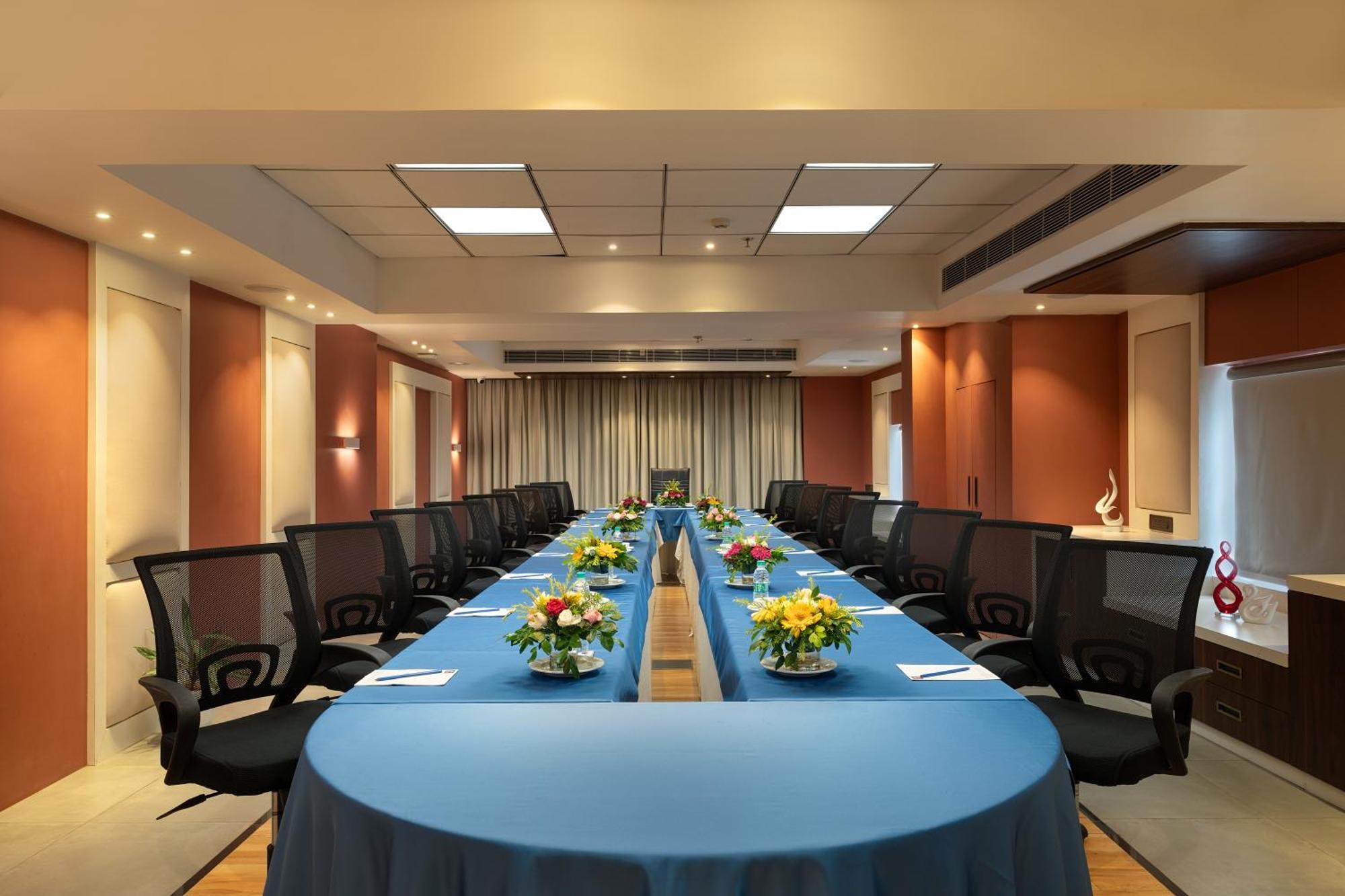 Cozzet Victoria Hotel Μπουμπάνεσβαρ Εξωτερικό φωτογραφία