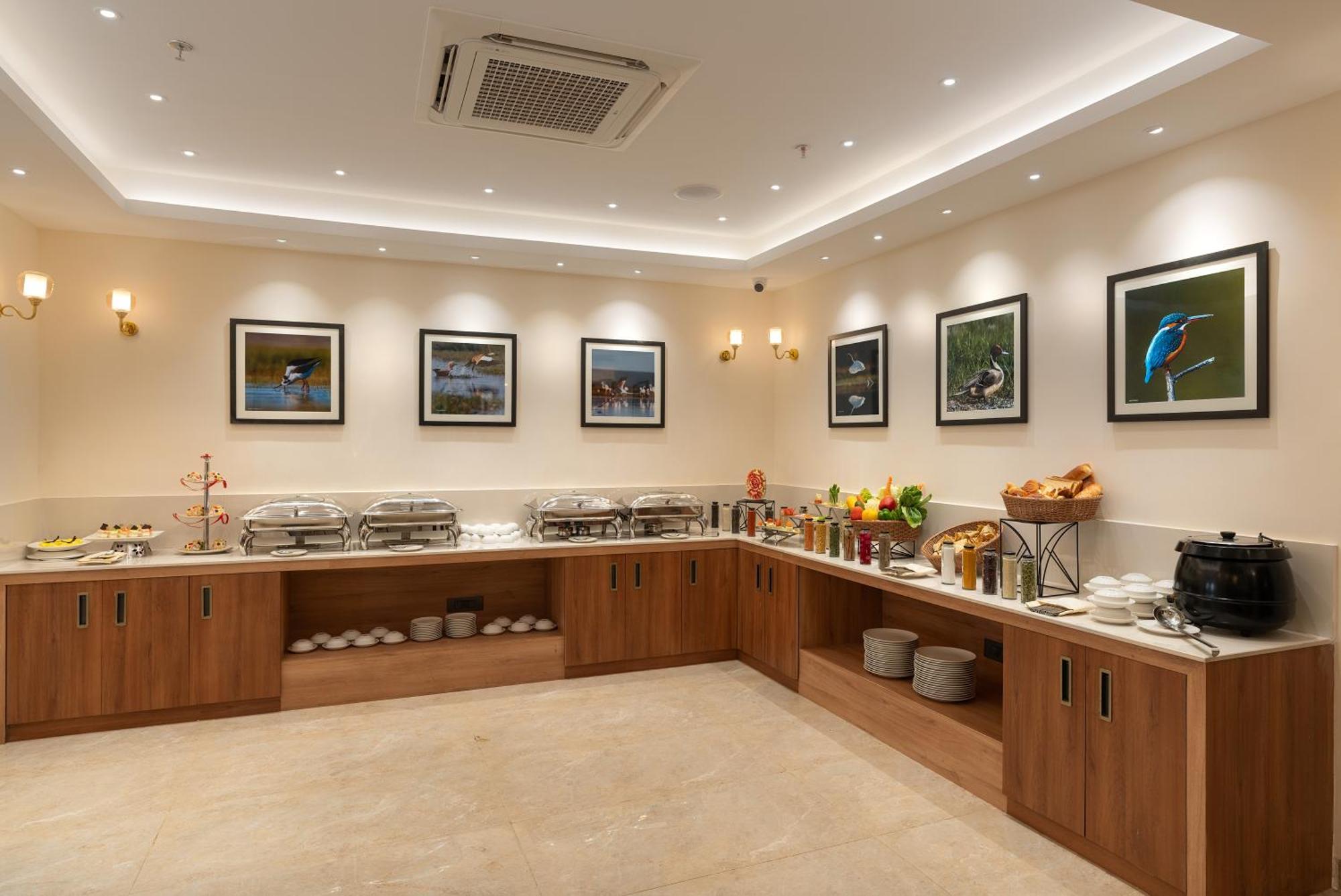 Cozzet Victoria Hotel Μπουμπάνεσβαρ Εξωτερικό φωτογραφία